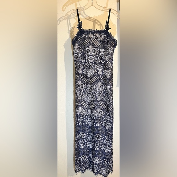 FOXIEDOX DALEYZA OPEN BACK LACE NAVY BLUE MIDI DRESS EUC sz S - Picture 3 of 11
